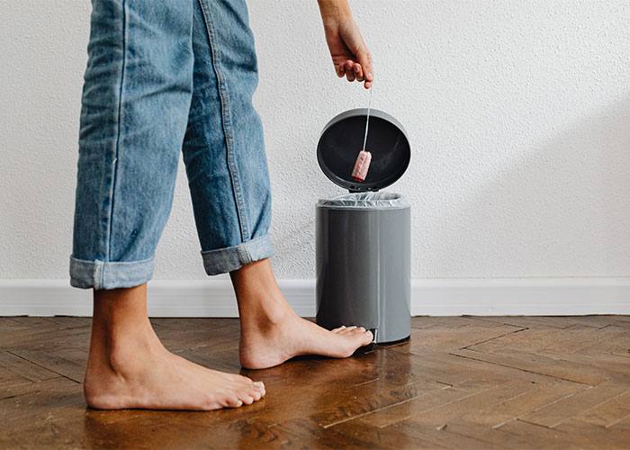 “What’s The Most Bizarre ‘House Rule’ You’ve Encountered At Someone Else’s Home?” (40 Answers) “What’s The Most Bizarre ‘House Rule’ You’ve Encountered At Someone Else’s Home?” (40 Answers)