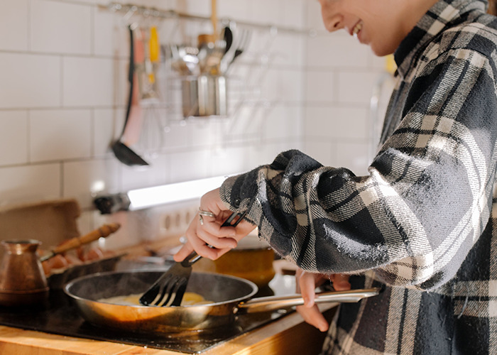 “What’s The Most Bizarre ‘House Rule’ You’ve Encountered At Someone Else’s Home?” (40 Answers) “What’s The Most Bizarre ‘House Rule’ You’ve Encountered At Someone Else’s Home?” (40 Answers)