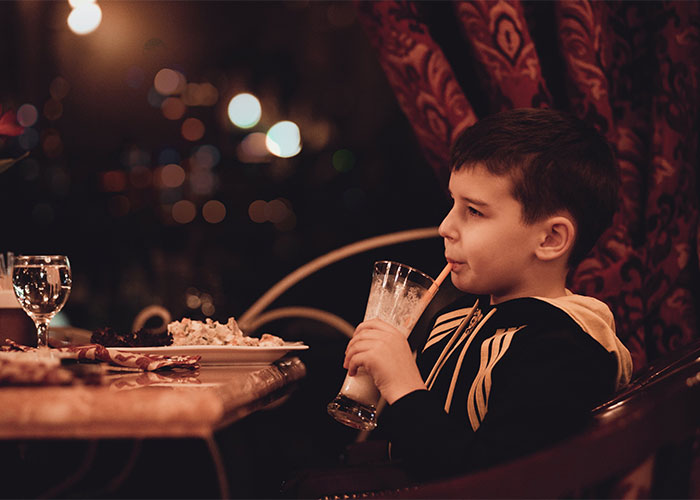 “What’s The Most Bizarre ‘House Rule’ You’ve Encountered At Someone Else’s Home?” (40 Answers) “What’s The Most Bizarre ‘House Rule’ You’ve Encountered At Someone Else’s Home?” (40 Answers)