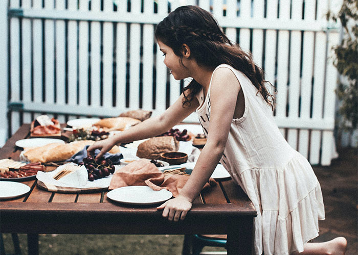 “What’s The Most Bizarre ‘House Rule’ You’ve Encountered At Someone Else’s Home?” (40 Answers) “What’s The Most Bizarre ‘House Rule’ You’ve Encountered At Someone Else’s Home?” (40 Answers)