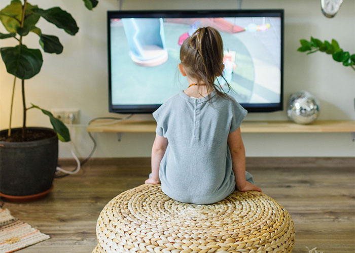 “What’s The Most Bizarre ‘House Rule’ You’ve Encountered At Someone Else’s Home?” (40 Answers) “What’s The Most Bizarre ‘House Rule’ You’ve Encountered At Someone Else’s Home?” (40 Answers)