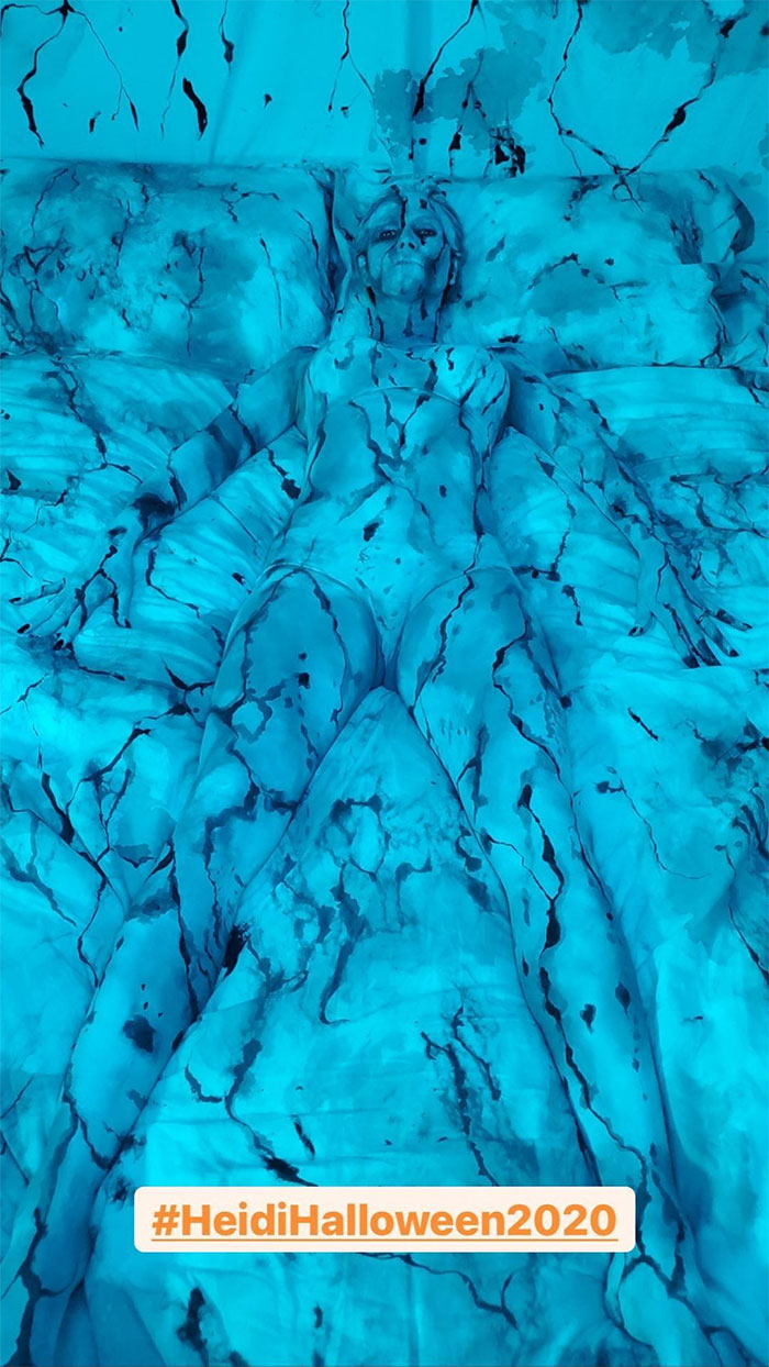 “The Queen Of Halloween”: Heidi Klum Continues Her Series Of Impressive Halloween Costumes “The Queen Of Halloween”: Heidi Klum Continues Her Series Of Impressive Halloween Costumes