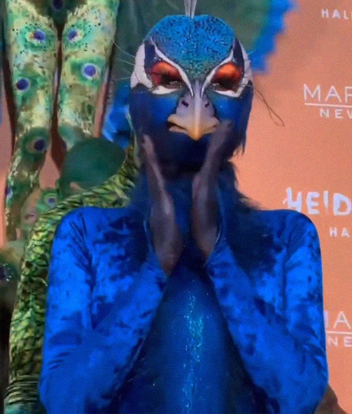 “The Queen Of Halloween”: Heidi Klum Continues Her Series Of Impressive Halloween Costumes “The Queen Of Halloween”: Heidi Klum Continues Her Series Of Impressive Halloween Costumes