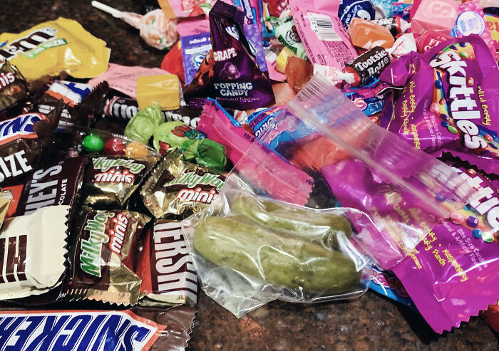 50 Times People Spotted Huge Halloween Jerks 50 Times People Spotted Huge Halloween Jerks