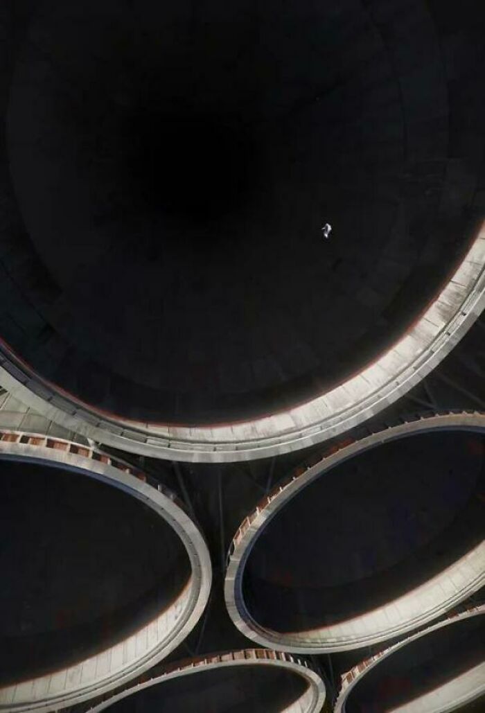 ‘Megalophobia’: 35 Unsettling Images Of Incredibly Large Things (New Pics) ‘Megalophobia’: 35 Unsettling Images Of Incredibly Large Things (New Pics)