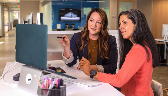 Person Sticks To Schedule After Being Reprimanded For Being Late, Company Has To Hire 3 New People Person Sticks To Schedule After Being Reprimanded For Being Late, Company Has To Hire 3 New People