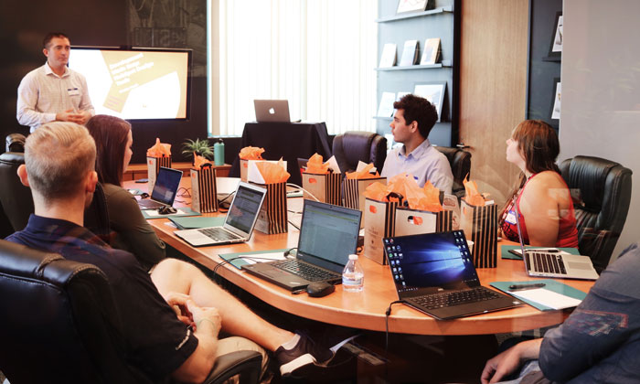 Person Sticks To Schedule After Being Reprimanded For Being Late, Company Has To Hire 3 New People Person Sticks To Schedule After Being Reprimanded For Being Late, Company Has To Hire 3 New People