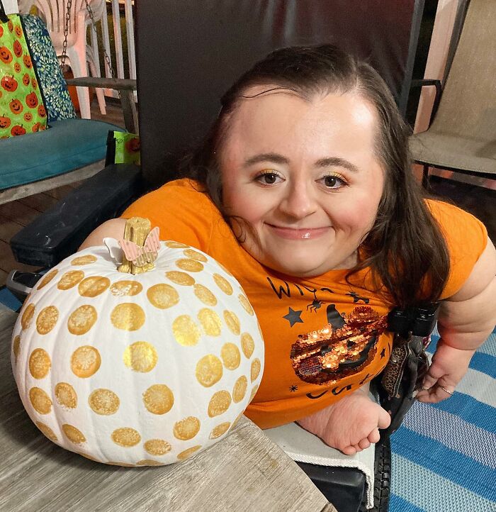 This Resilient Woman Became A Beauty Influencer Despite Her Disability This Resilient Woman Became A Beauty Influencer Despite Her Disability