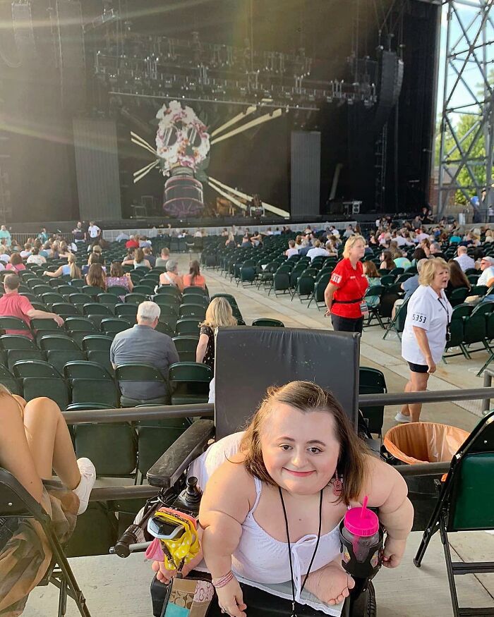 This Resilient Woman Became A Beauty Influencer Despite Her Disability This Resilient Woman Became A Beauty Influencer Despite Her Disability