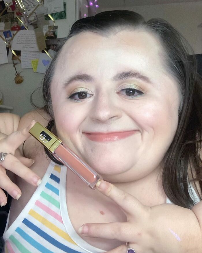 This Resilient Woman Became A Beauty Influencer Despite Her Disability This Resilient Woman Became A Beauty Influencer Despite Her Disability