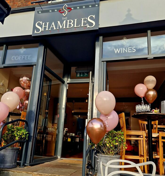 Customer Leaves A Bad Review For Cafe, Its Owner Replies, Revealing The Reality Behind It Customer Leaves A Bad Review For Cafe, Its Owner Replies, Revealing The Reality Behind It