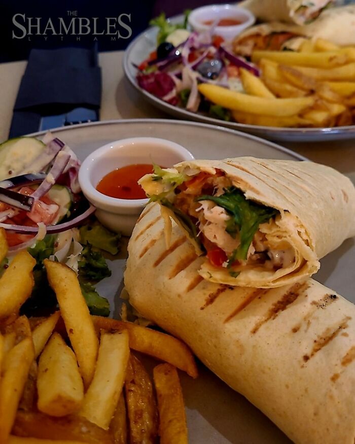 Customer Leaves A Bad Review For Cafe, Its Owner Replies, Revealing The Reality Behind It Customer Leaves A Bad Review For Cafe, Its Owner Replies, Revealing The Reality Behind It