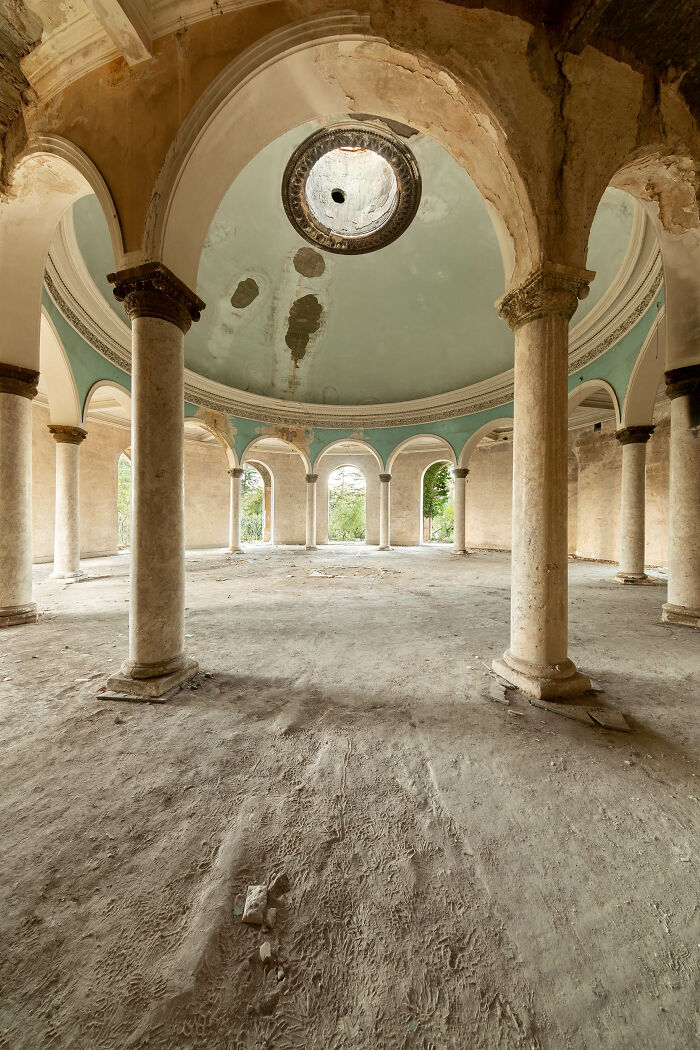 Soviet Relics: My 28 Photos Of Abandoned Buildings In Former Soviet Republics Soviet Relics: My 28 Photos Of Abandoned Buildings In Former Soviet Republics