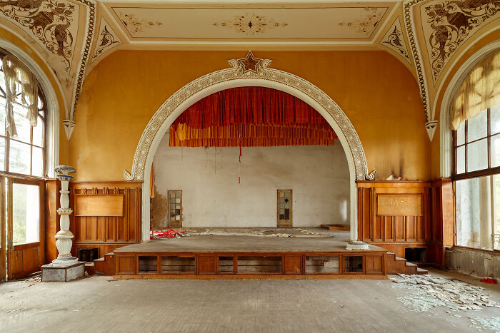 Soviet Relics: My 28 Photos Of Abandoned Buildings In Former Soviet Republics Soviet Relics: My 28 Photos Of Abandoned Buildings In Former Soviet Republics