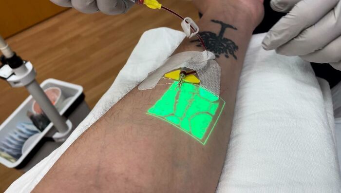 50 Hilariously Wholesome Things Doctors Did To Put Their Patients At Ease (New Pics)