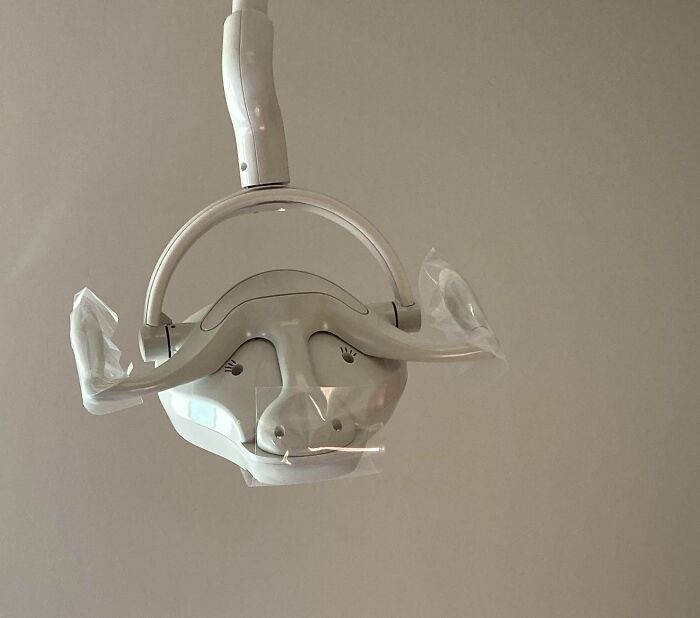 50 Hilariously Wholesome Things Doctors Did To Put Their Patients At Ease (New Pics)