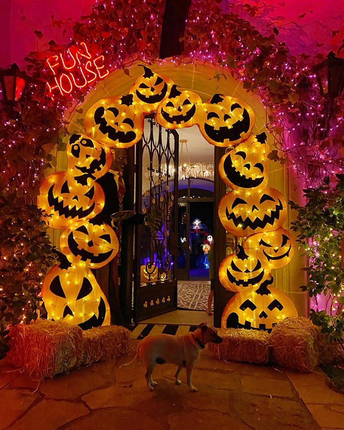 “We Don’t Play Around”: Christina Aguilera Says Halloween Is Her Favorite Time Of The Year “We Don’t Play Around”: Christina Aguilera Says Halloween Is Her Favorite Time Of The Year