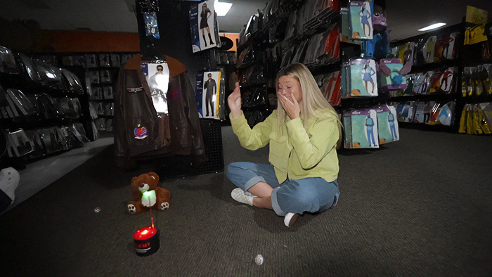 The “World’s Most Haunted Store” Employees Claim Ghost Encounters As YouTuber Investigates The “World’s Most Haunted Store” Employees Claim Ghost Encounters As YouTuber Investigates