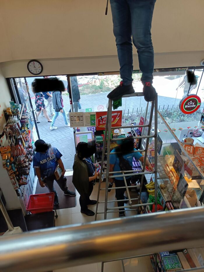 30 Pics Of People Who Haven&#8217;t Learned OSHA Regulations Are There For A Reason Yet (New Pics)