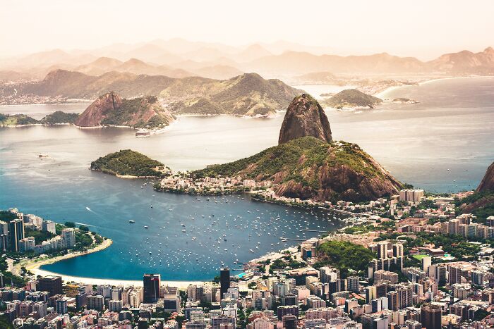 &ldquo;You Can&rsquo;t Get Rich Here&rdquo;: 35 People Reveal The Best And The Worst Thing About Their Countries