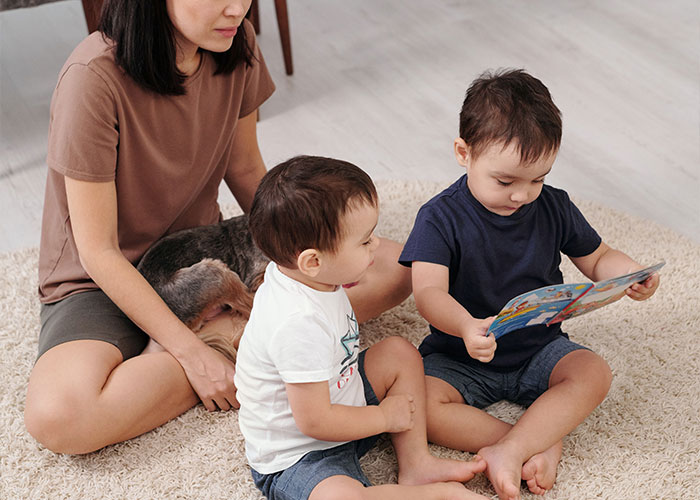 “Am I The Jerk For Not Allowing My Girlfriend To Be A Stay-At-Home Mom To Her Kids?” “Am I The Jerk For Not Allowing My Girlfriend To Be A Stay-At-Home Mom To Her Kids?”