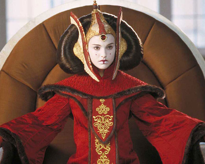 People Roast Male Writers For These 32 TV And Movie Female Characters That Just Don&#8217;t Make Sense