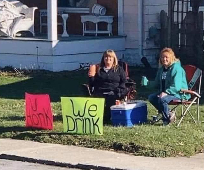 48 Chaotically Funny Signs That People Have Discovered In The Wild 48 Chaotically Funny Signs That People Have Discovered In The Wild