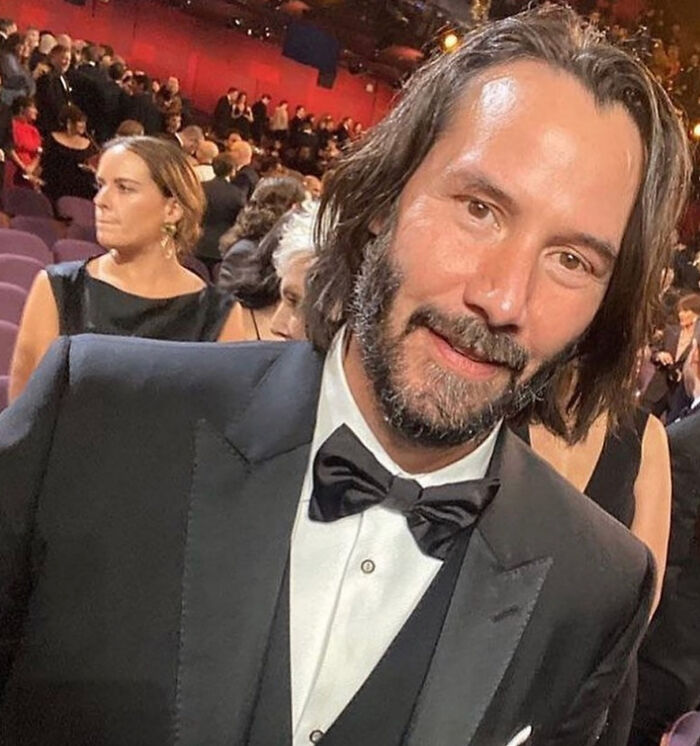 Keanu Reeves Once Again Proves That He’s A Good Guy By Agreeing To Play Catch With 9 Y.O. Fan Keanu Reeves Once Again Proves That He’s A Good Guy By Agreeing To Play Catch With 9 Y.O. Fan