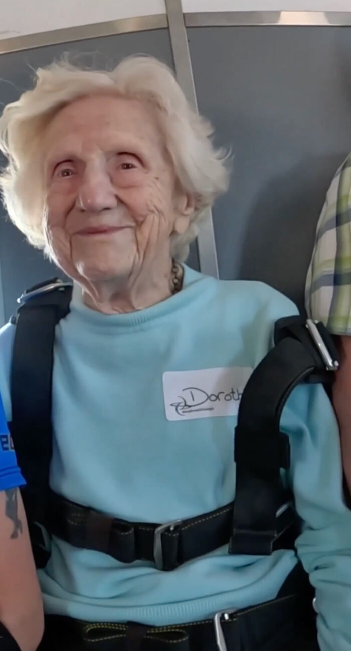 Grandma Defies Age And Breaks The World Skydiving Record At 104 With No Fear Grandma Defies Age And Breaks The World Skydiving Record At 104 With No Fear