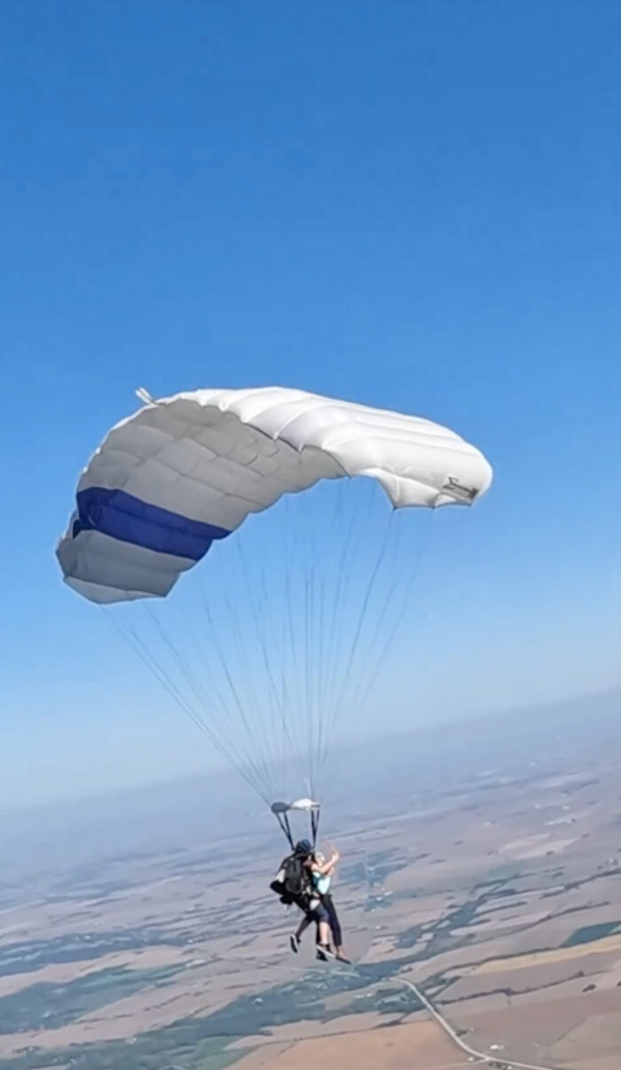 Grandma Defies Age And Breaks The World Skydiving Record At 104 With No Fear Grandma Defies Age And Breaks The World Skydiving Record At 104 With No Fear