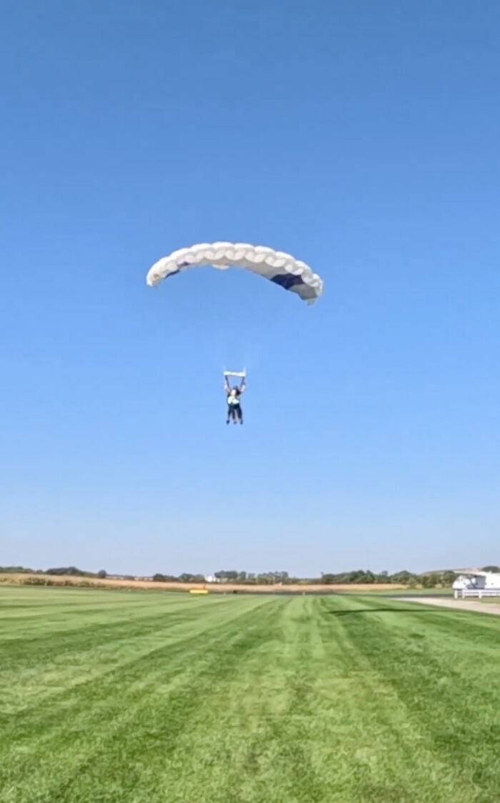 Grandma Defies Age And Breaks The World Skydiving Record At 104 With No Fear Grandma Defies Age And Breaks The World Skydiving Record At 104 With No Fear