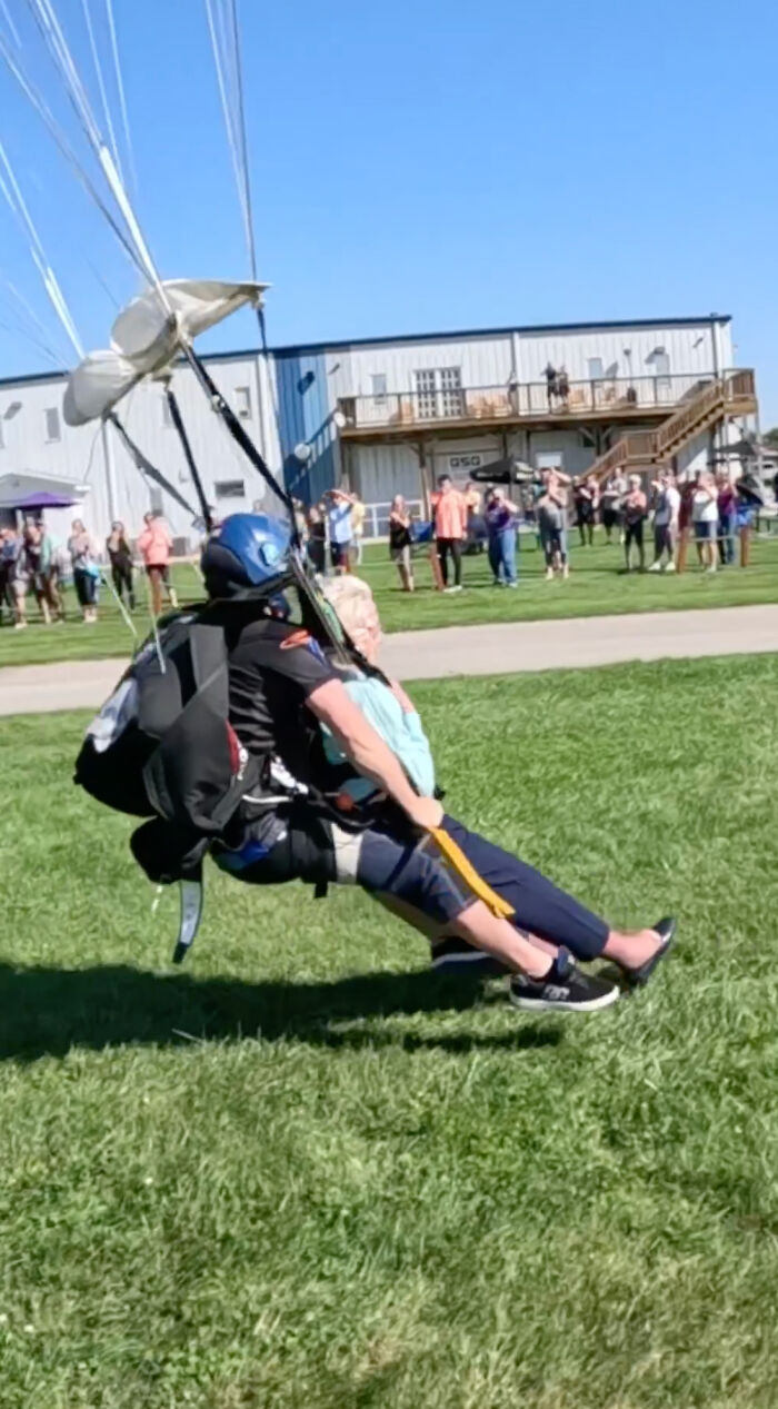 Grandma Defies Age And Breaks The World Skydiving Record At 104 With No Fear