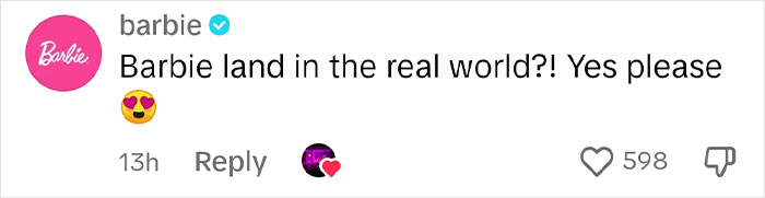 Utah Neighborhood Makes Barbie Fans Weep After Showing Its ‘Barbieween’ Decor Utah Neighborhood Makes Barbie Fans Weep After Showing Its ‘Barbieween’ Decor