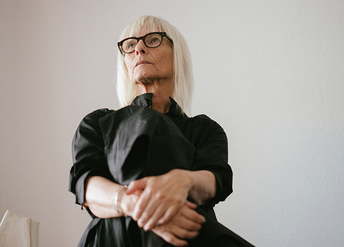 “Sorry My Genes Are Strong”: Woman Hands Divorce Papers Along With DNA Test Results “Sorry My Genes Are Strong”: Woman Hands Divorce Papers Along With DNA Test Results