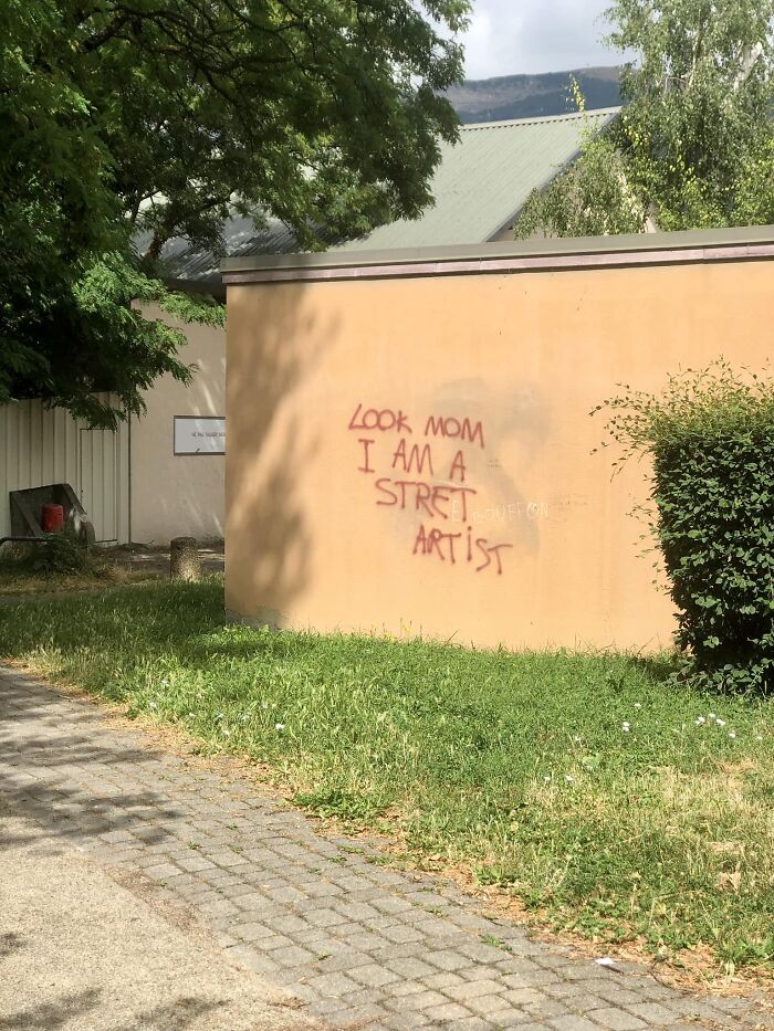 50 Times People Saw A Piece Of Graffiti So Bad, They Had To Share It On “It’s Graffiti, But Why?” (New Pics)