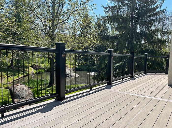 28 Deck Railing Ideas And Designs To Spice Up Your Exterior 28 Deck Railing Ideas And Designs To Spice Up Your Exterior