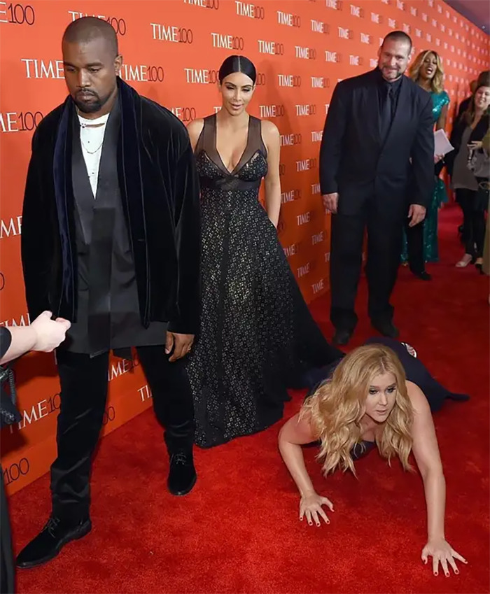 11 Award-Worthy Embarrassing Celebrity Moments Caught On The Red Carpet 11 Award-Worthy Embarrassing Celebrity Moments Caught On The Red Carpet