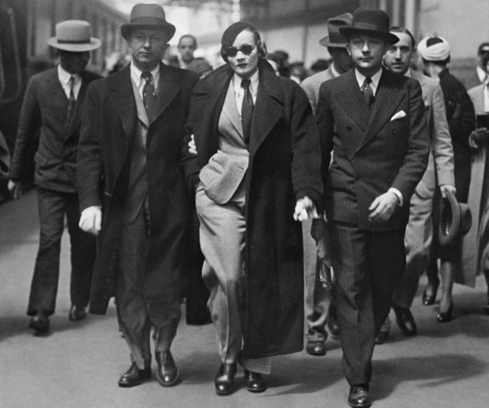 “Your Mirror To The 20th Century”: 30 Pics Of How Much Or Little Life Has Changed Since “Your Mirror To The 20th Century”: 30 Pics Of How Much Or Little Life Has Changed Since