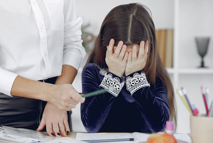 Woman Gets Blasted For Formula Feeding Her Kids By Local Mom, Years Later Gets Petty Revenge Woman Gets Blasted For Formula Feeding Her Kids By Local Mom, Years Later Gets Petty Revenge