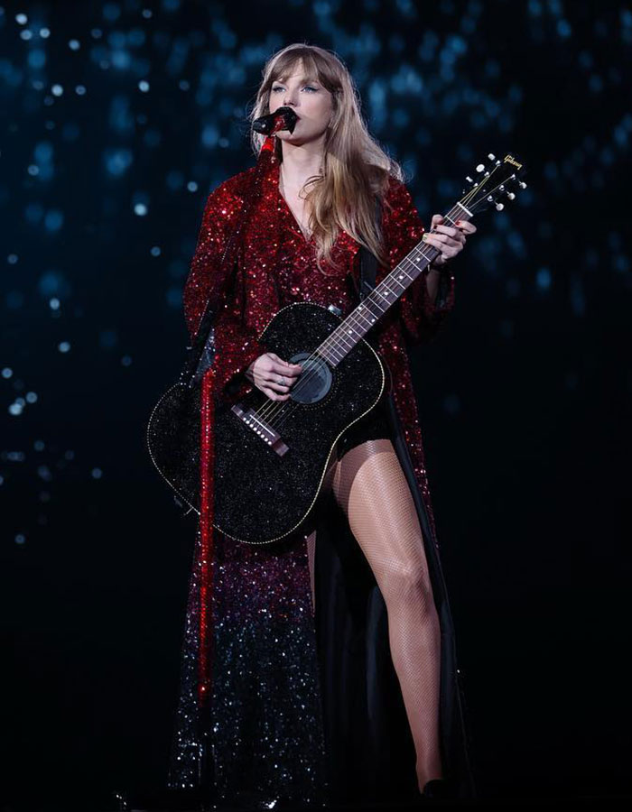 Taylor Swift Attends Chiefs Game With Travis Kelce&#8217;s Mom Amid Dating Rumors