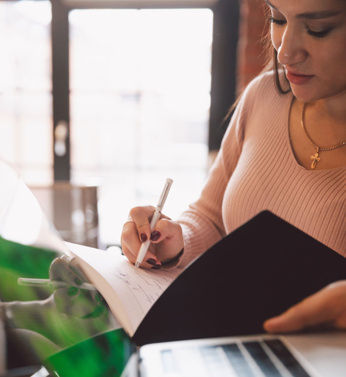 Woman Sends Her Wedding Guests A List Of Rules She Wants Them To Follow, And Many Start Canceling Woman Sends Her Wedding Guests A List Of Rules She Wants Them To Follow, And Many Start Canceling