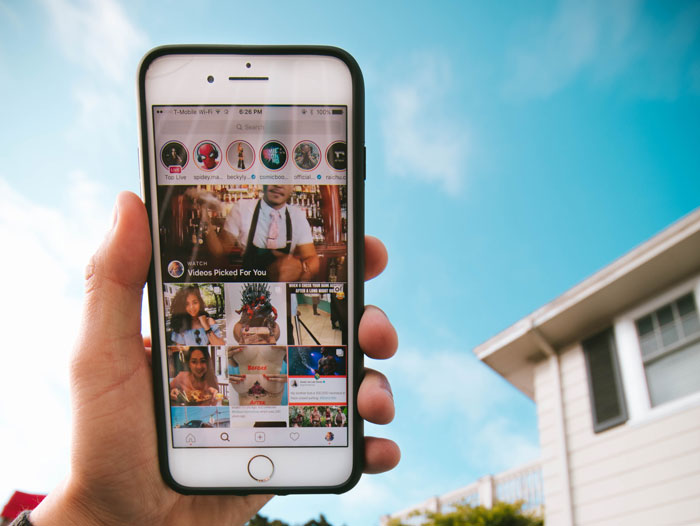 BF Brushed Off GF Feeling Uncomfortable With Him Liking Half-Naked Pics Online, So She Posted One BF Brushed Off GF Feeling Uncomfortable With Him Liking Half-Naked Pics Online, So She Posted One