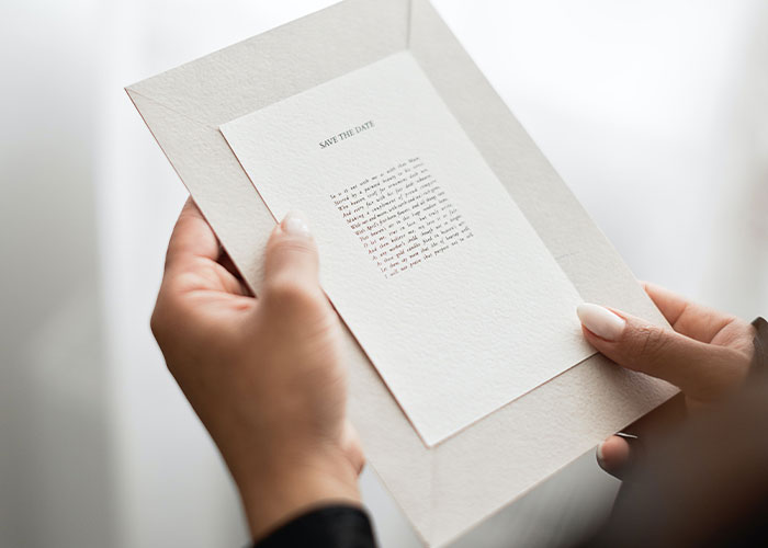 Woman Stunned Into Silence After Fiancé’s Brother Drops Down On One Knee And Proposes To Her Woman Stunned Into Silence After Fiancé’s Brother Drops Down On One Knee And Proposes To Her