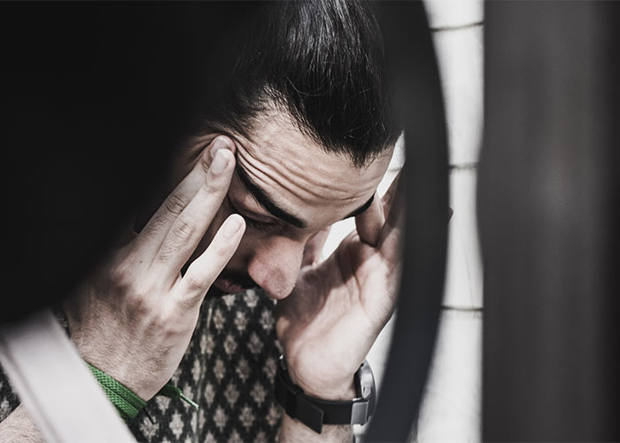 Woman Stunned Into Silence After Fiancé’s Brother Drops Down On One Knee And Proposes To Her Woman Stunned Into Silence After Fiancé’s Brother Drops Down On One Knee And Proposes To Her