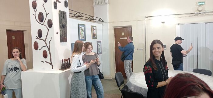 &#8220;Stepping Into The World&#8221;: A Powerful Art Project By Galina Shevtsova And Oleksandra Malyshko (28 Pics)