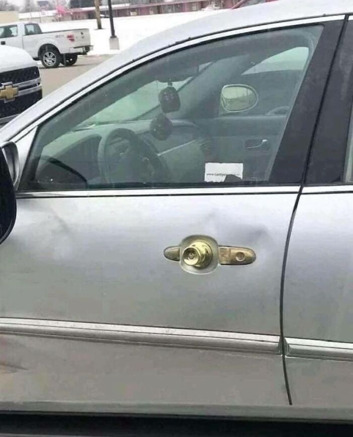 “Passing The Bounds Of What’s Usual”: 50 Unhinged Pics That Are As Confusing As They Are Amusing “Passing The Bounds Of What’s Usual”: 50 Unhinged Pics That Are As Confusing As They Are Amusing