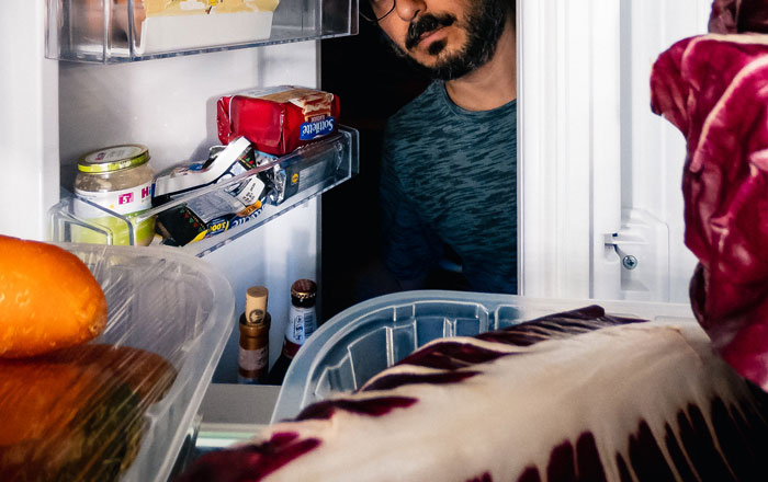 ‘Lunch Thief’ Eats Half Of Employee’s Lunch, They Start Bawling, Employees Laugh ‘Lunch Thief’ Eats Half Of Employee’s Lunch, They Start Bawling, Employees Laugh