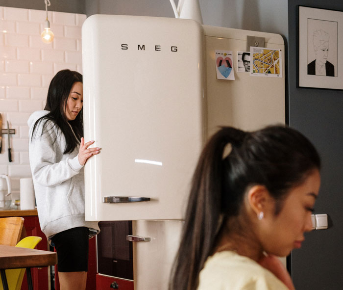 ‘Lunch Thief’ Eats Half Of Employee’s Lunch, They Start Bawling, Employees Laugh ‘Lunch Thief’ Eats Half Of Employee’s Lunch, They Start Bawling, Employees Laugh