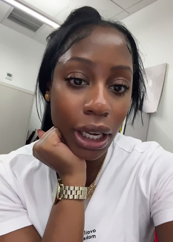 “After A Certain Age”: Woman Calls Out Other Women Who Go Out With No Makeup On “After A Certain Age”: Woman Calls Out Other Women Who Go Out With No Makeup On