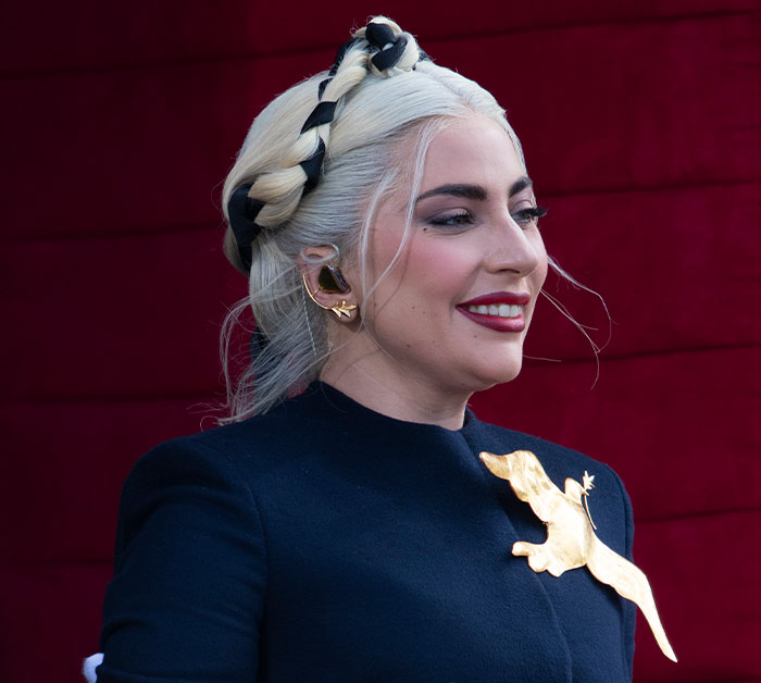 50 Celebrities That Lived Up To Their Reputation Or Failed Miserably, As Per Waiters 50 Celebrities That Lived Up To Their Reputation Or Failed Miserably, As Per Waiters